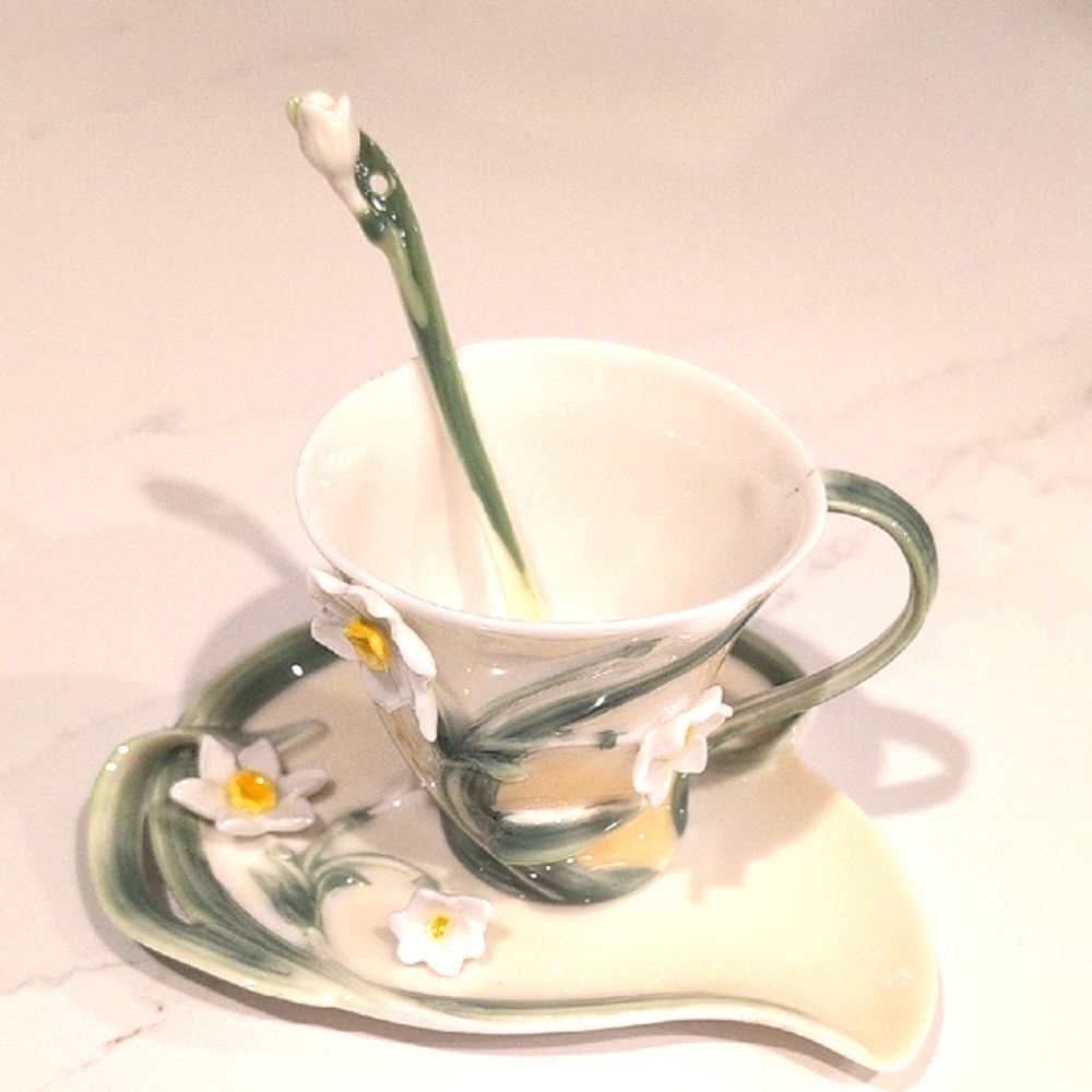 Garden Party Narcissus 3 Piece Tea Set by Two's Company